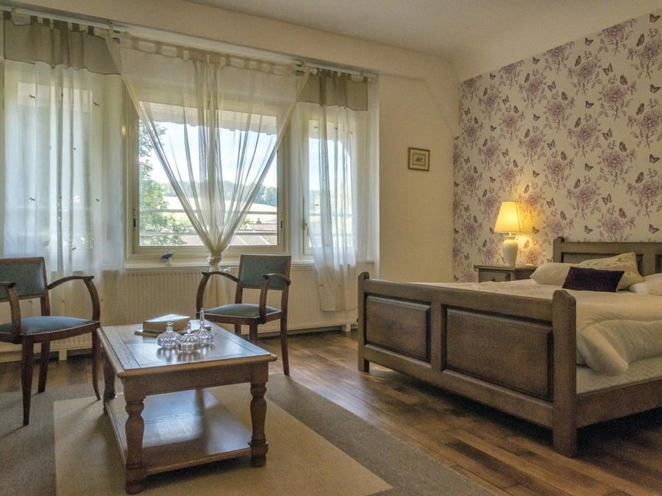 Gîte pour 12 face au château de Thillombois avec jardin, cheminée et équipements PMR - FR-1-585-38 House in Grand Est
