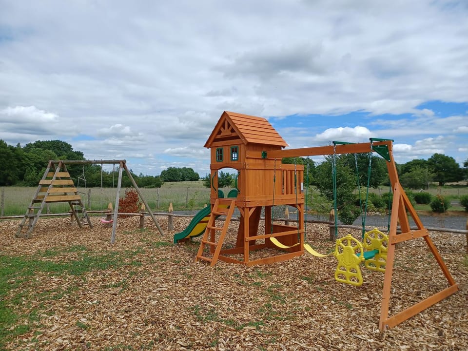 Fermette de charme rénovée avec grand terrain, 5 chambres, proche du circuit 24H du Mans - FR-1-410-304 House in Pays de la Loire
