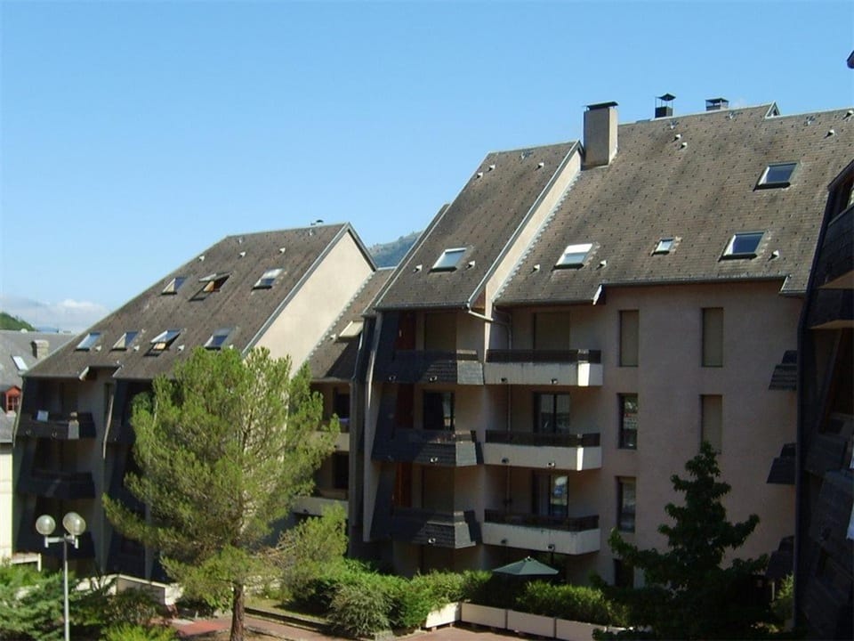 Studio cosy à Luchon - Balcon, garage privé, animaux admis, télécabine à proximité - FR-1-313-183 Cabin in Catalonia