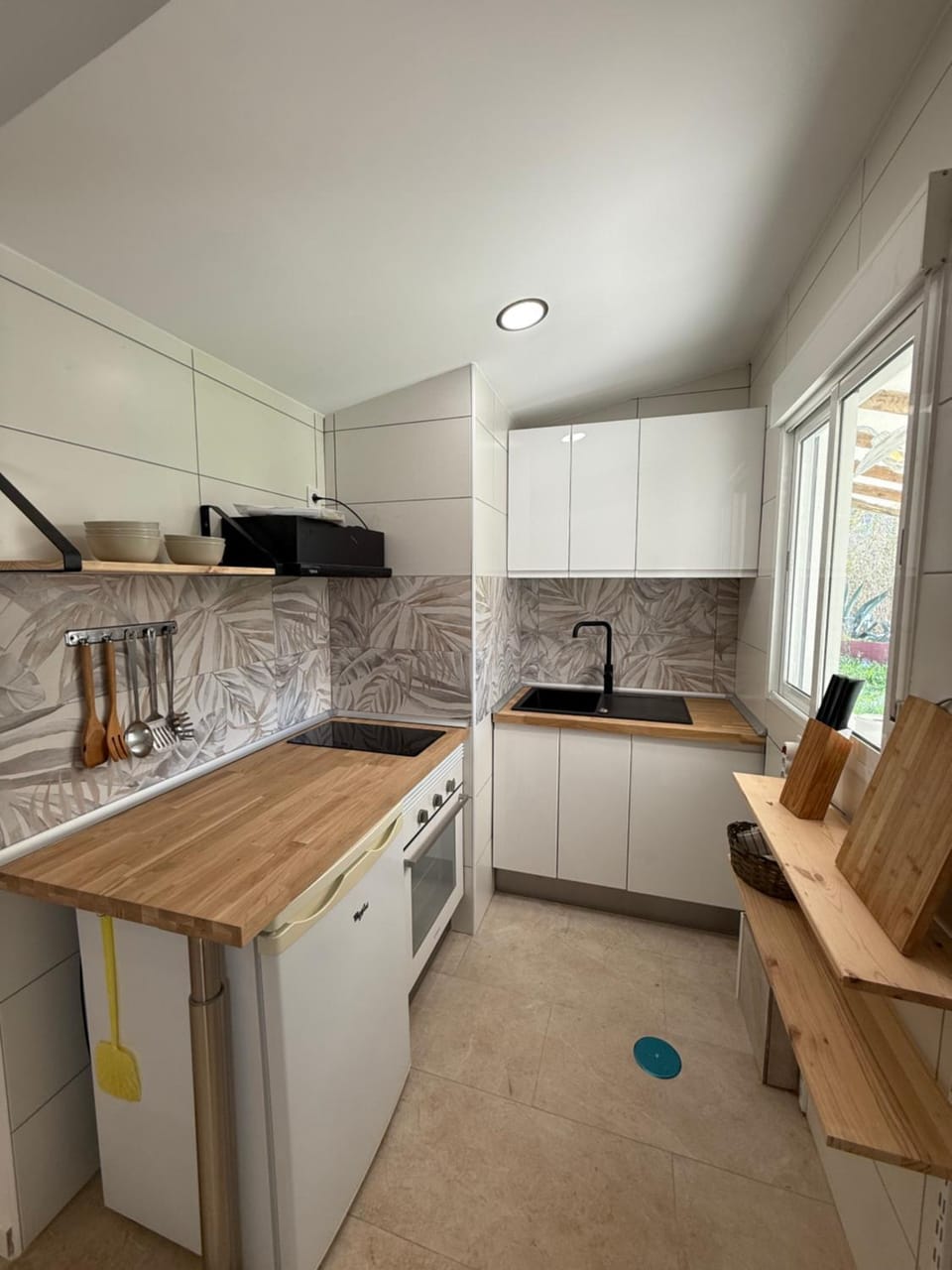 Kitchen or kitchenette, stove
