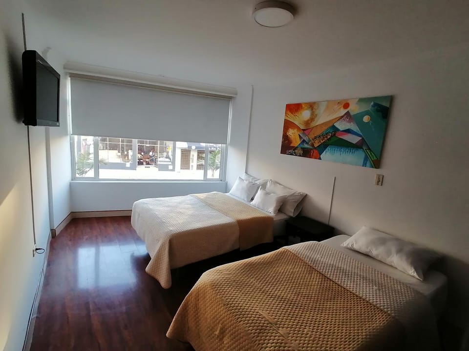 Bed, TV and multimedia, Bedroom