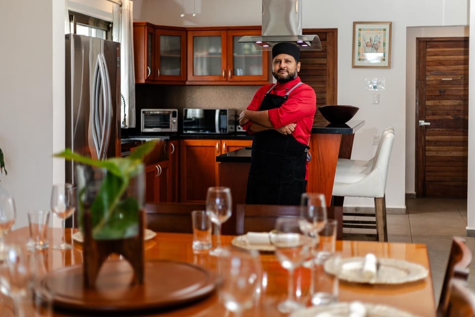 People, Coffee/tea facilities, Kitchen or kitchenette, Food and drinks, Dining area, Food, group of guests