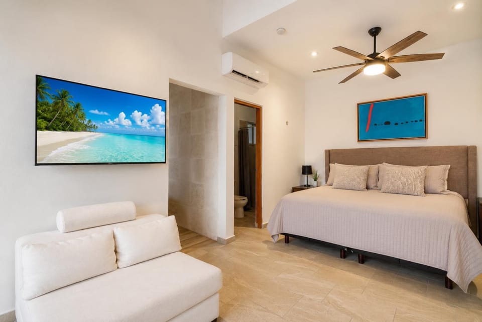 Casa Seven Ocean Front with Private C hef Included Villa in Isla Mujeres