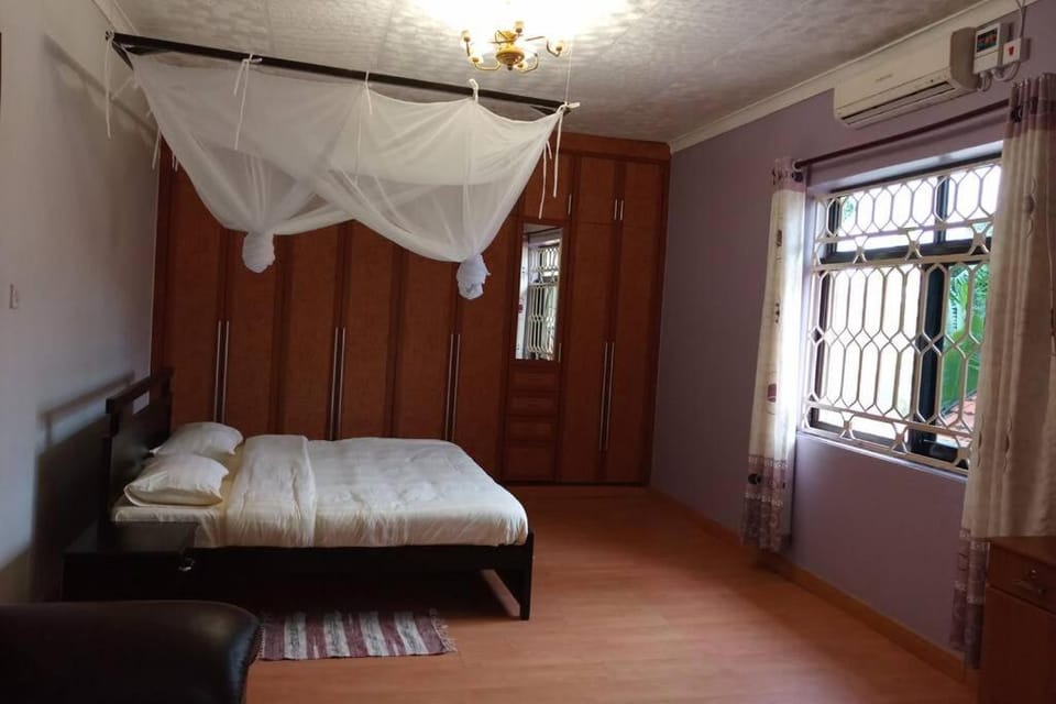 Ibis standalone house Apartment in Kampala