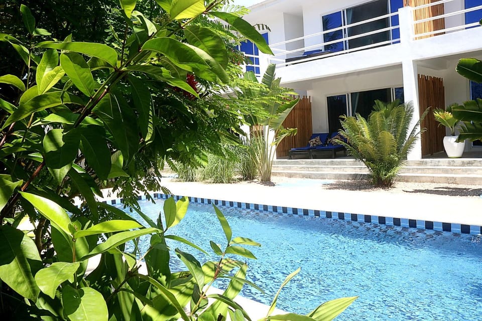 Property building, Swimming pool, Breakfast