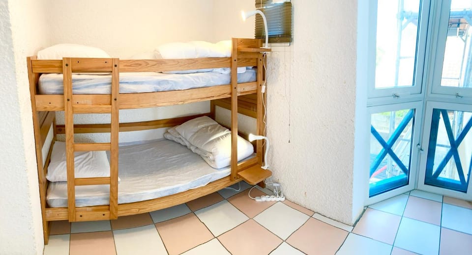 Bed, Photo of the whole room, bunk bed