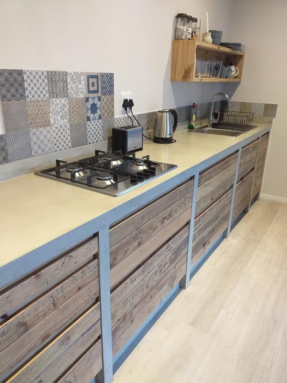 Coffee/tea facilities, Kitchen or kitchenette, minibar, stove, toaster