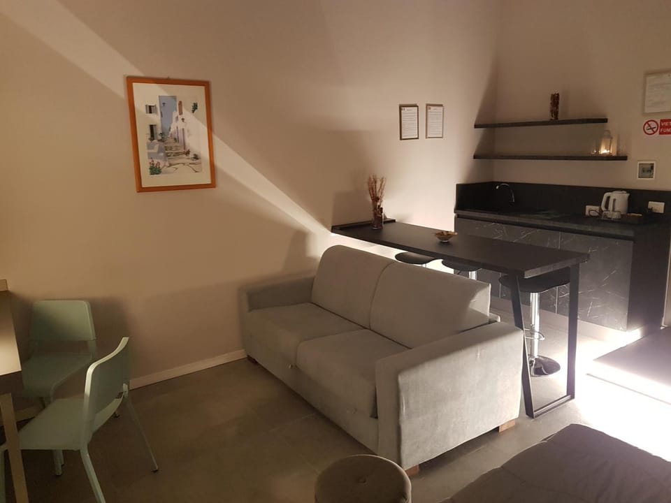 Seating area, Bedroom