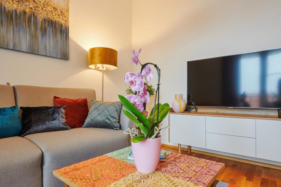 TV and multimedia, Living room, Seating area