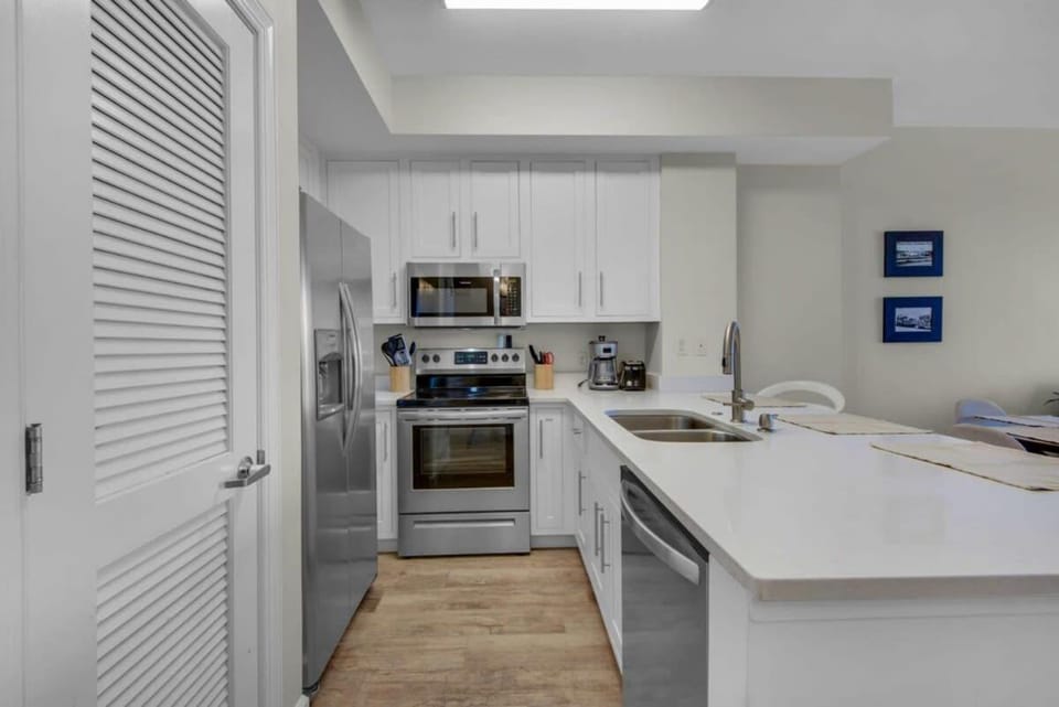 Brightly Furnished Beachfront Condominium by Brightwild House in Panama City Beach