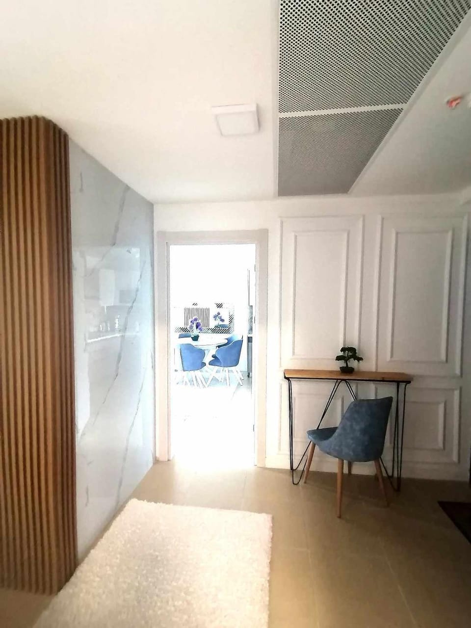 hair dresser, wardrobe