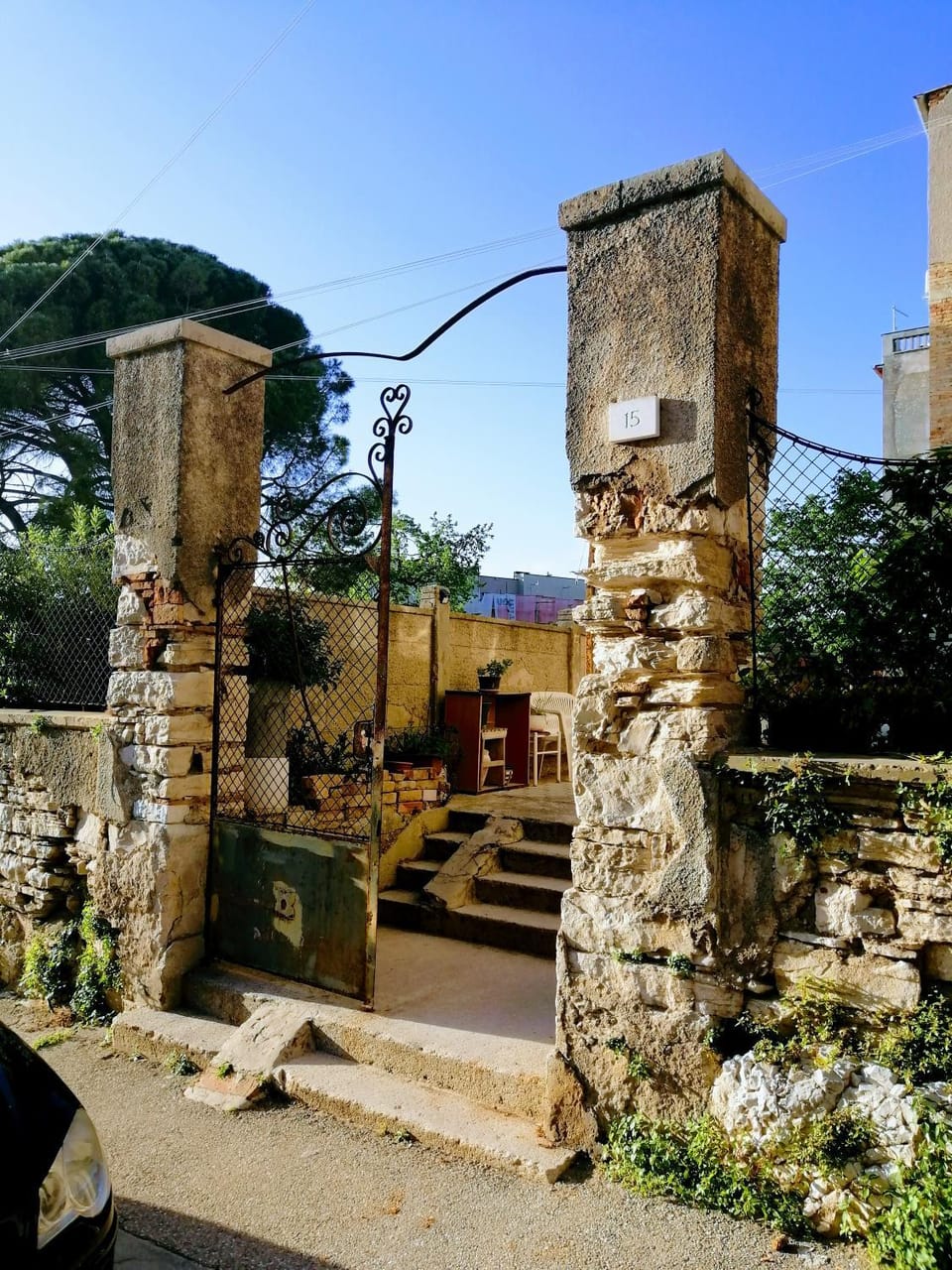 Facade/entrance