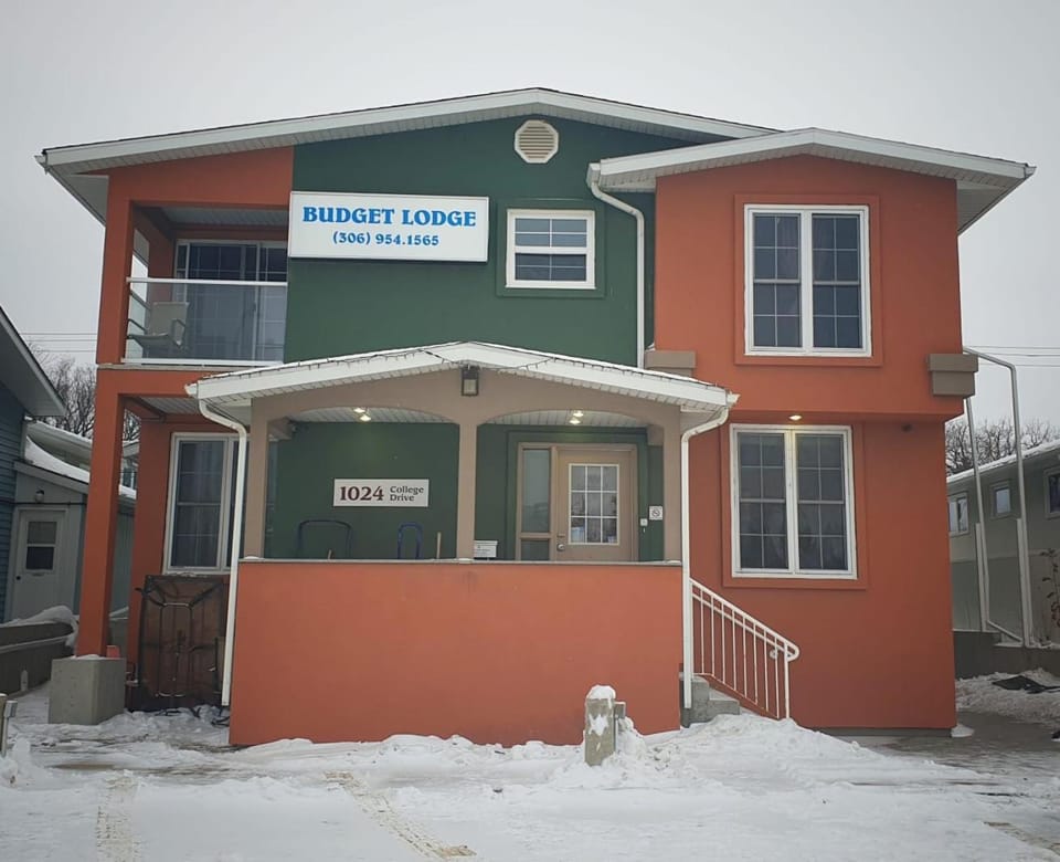 BUDGET LODGE Inn in Saskatoon