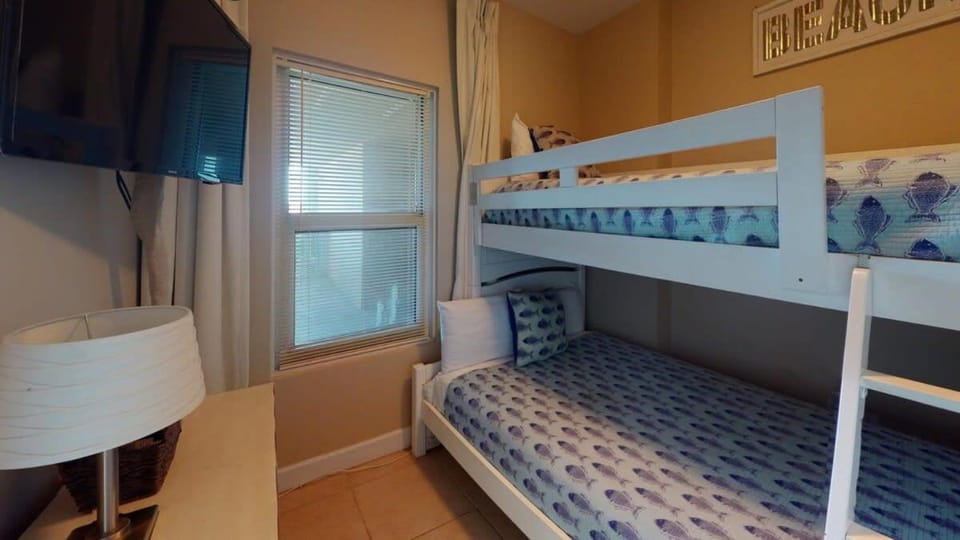 Brightly Furnished Beachfront Condo by Brightwild- 7th Floor Gulf View! House in Panama City Beach