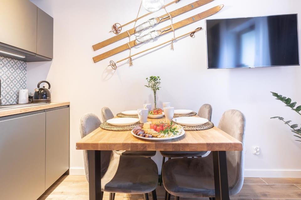 TV and multimedia, Dining area