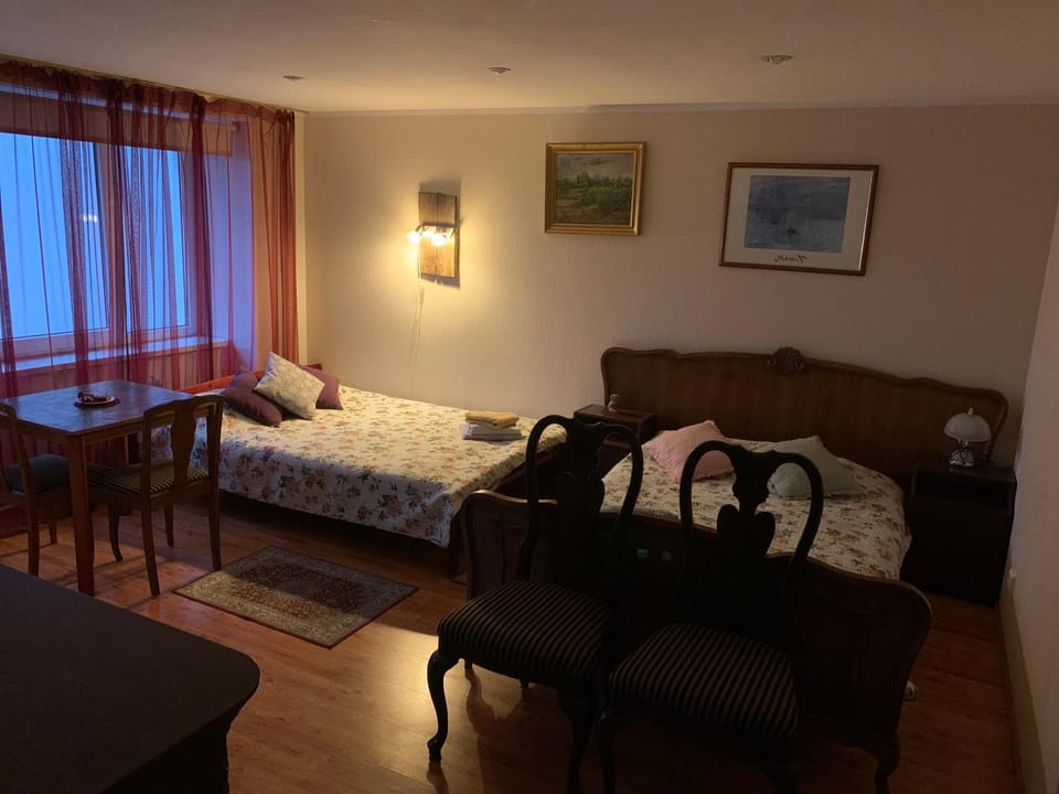 Rüütli - Cute Old Town Apartment - 2 big beds, free parking Apartment in Estonia