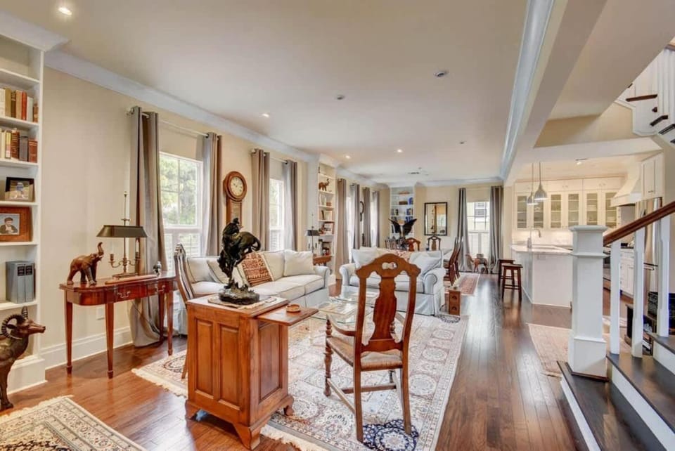 Grey Mist - Recharge in a Stylish Home Near Downtown House in West Palm Beach