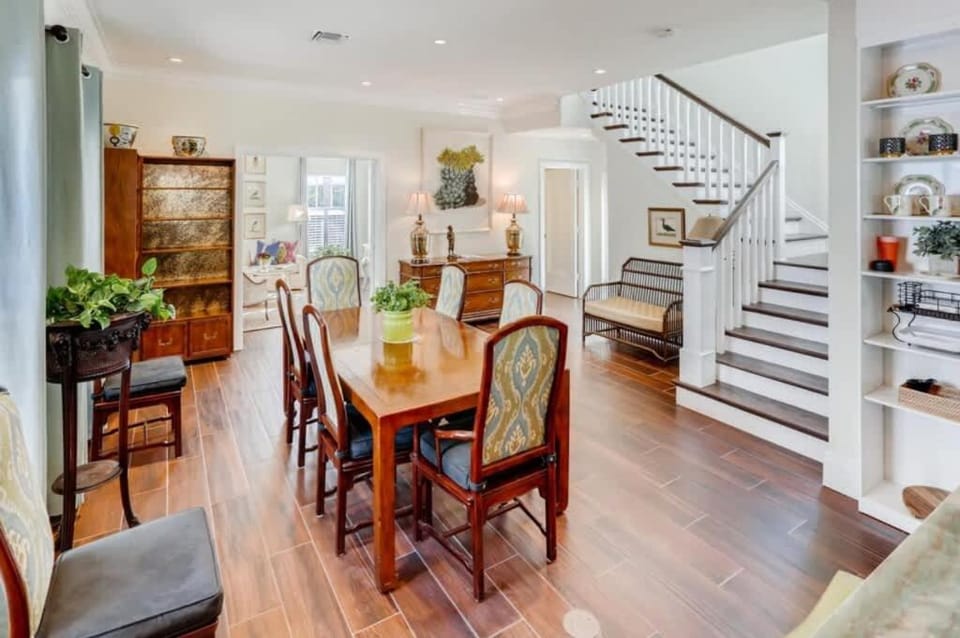 The Pink House - Bask in Style Steps from the Convention Center House in West Palm Beach
