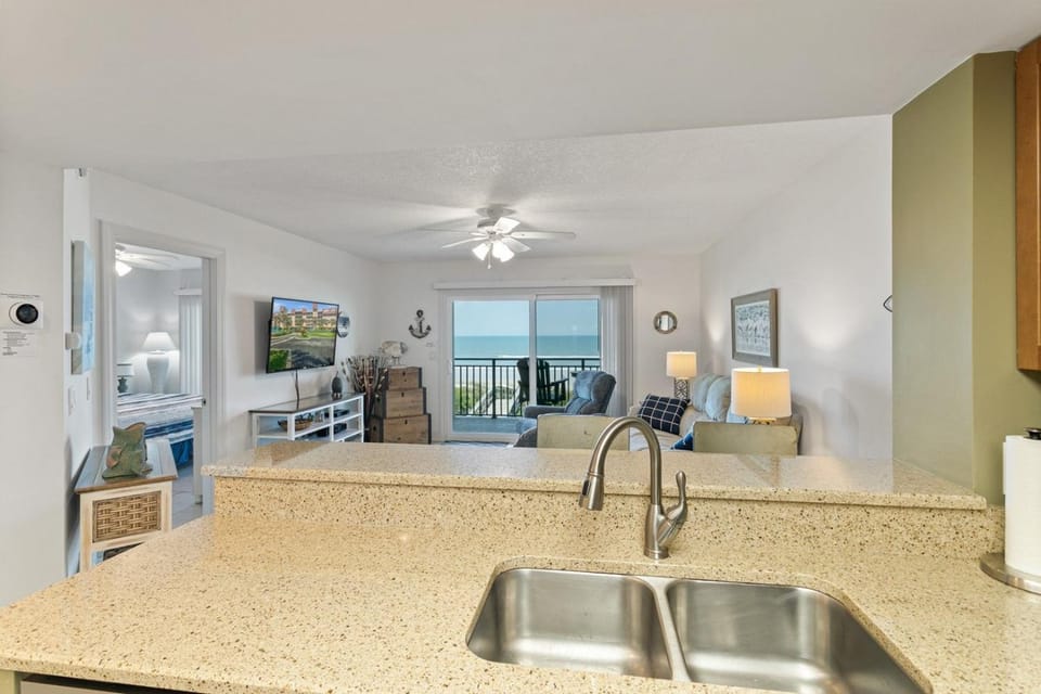 Windjammer 209 House in Crescent Beach