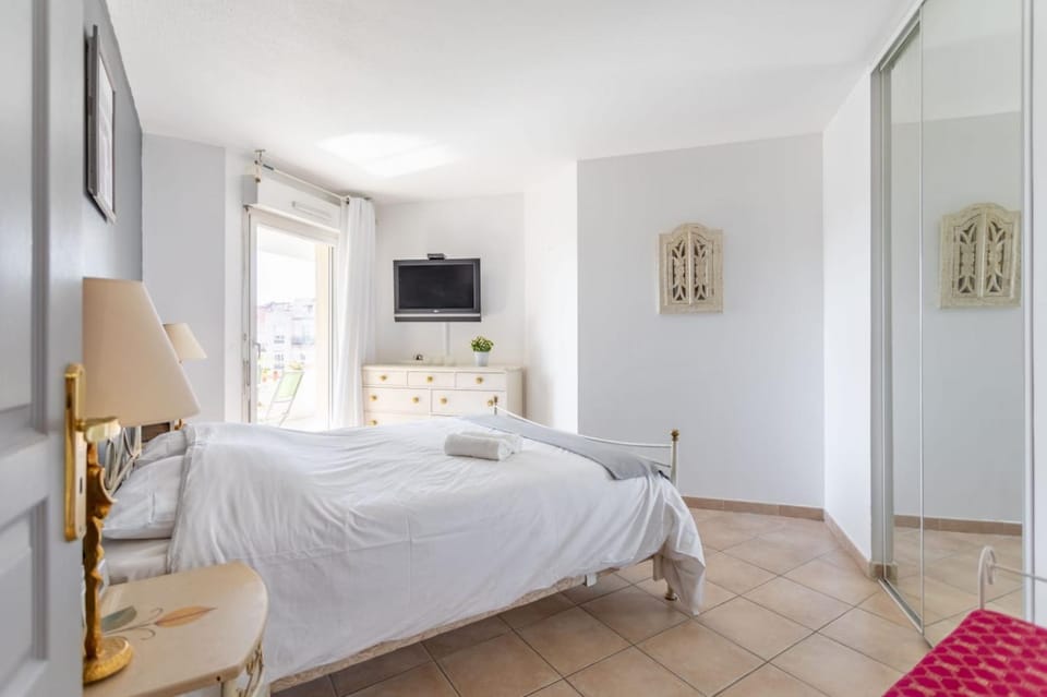 Appartement Standing Marseille 2 chambres 6 pers Clim Parking JO Apartment in Marseille