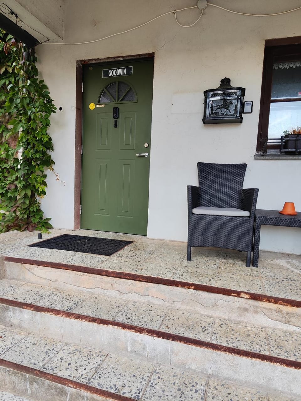 Facade/entrance