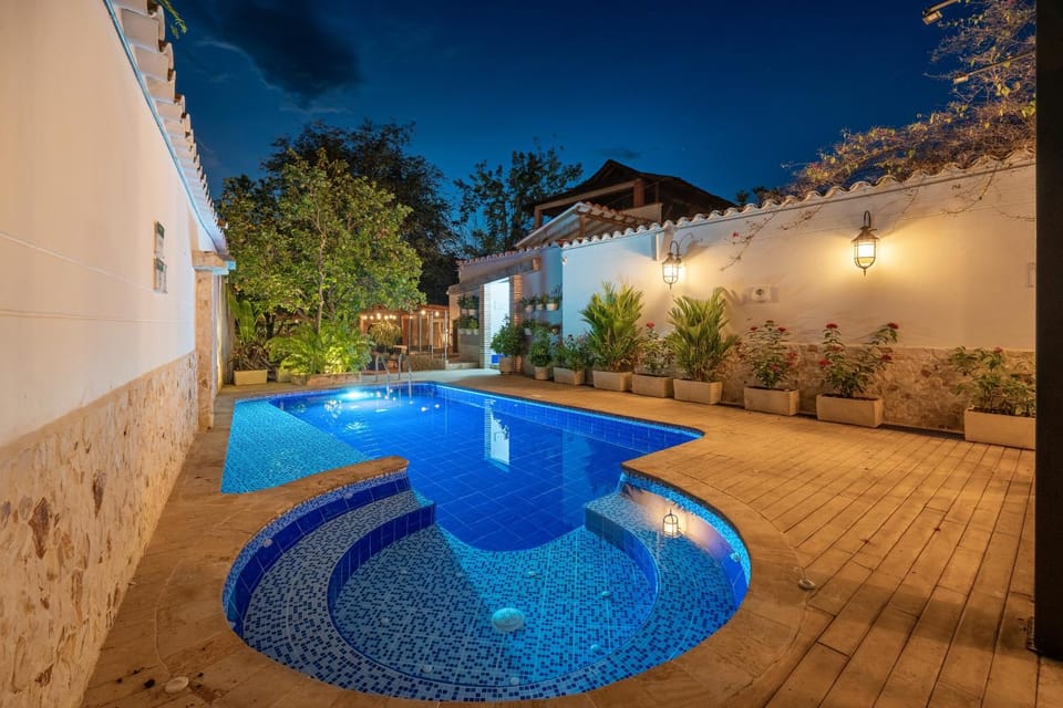 Swimming pool