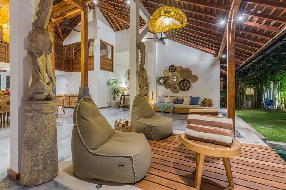 Tropical 5BR Villa & 20m Pool, Sleeps 12 Villa in Kuta