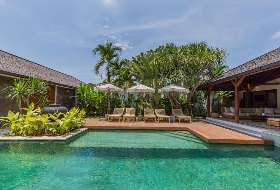 Tropical 5BR Villa & 20m Pool, Sleeps 12 Villa in Kuta