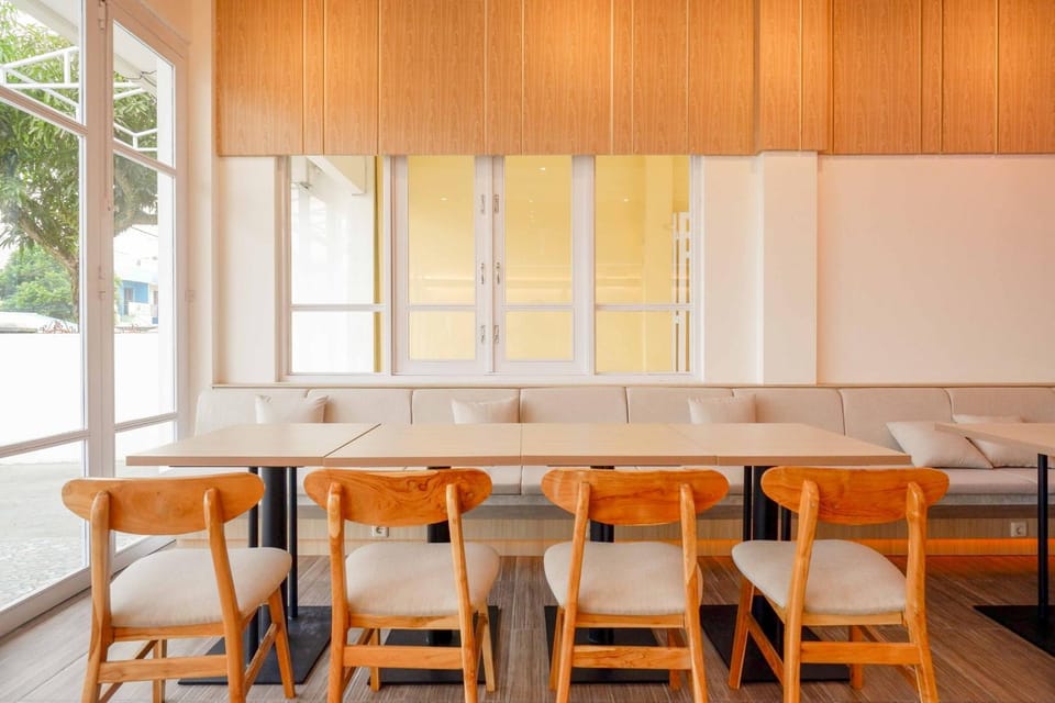 Restaurant/places to eat, Seating area