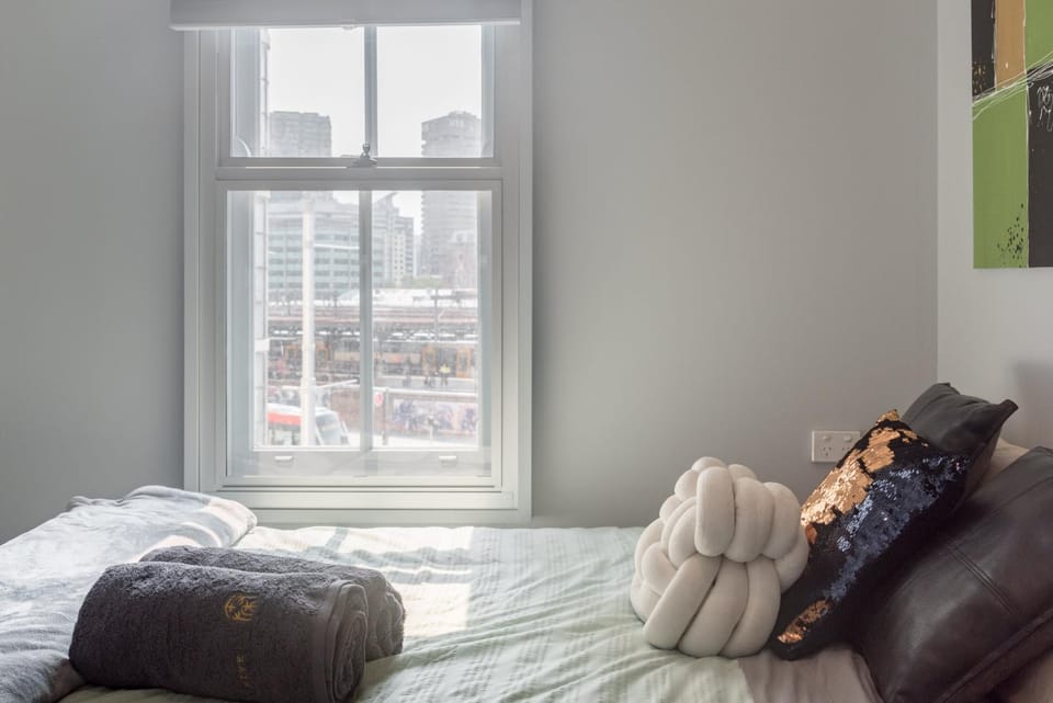 1 Private Double Room in Sydney CBD Near Train UTS DarlingHar&ICC&Chinatown with ensuite - ROOM ONLY Bed and Breakfast in Surry Hills