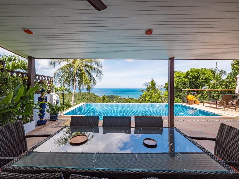Dining area, Swimming pool