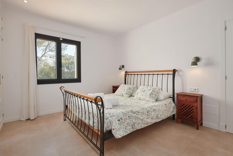 Finca Ses Rotes House in Migjorn