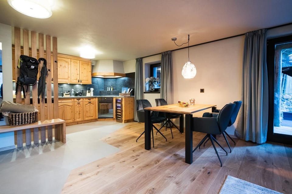 Kitchen or kitchenette, Living room, Dining area
