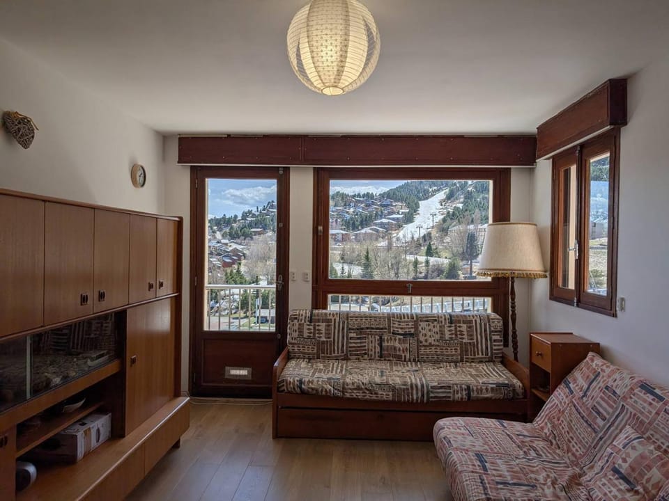 Appartement T2 avec balcon sud et parking privé - FR-1-593-9 Apartment in Catalonia
