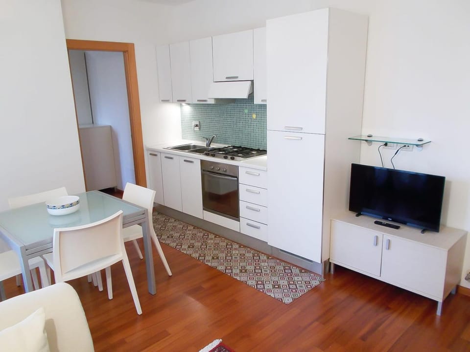 Kitchen or kitchenette, Living room, Dining area