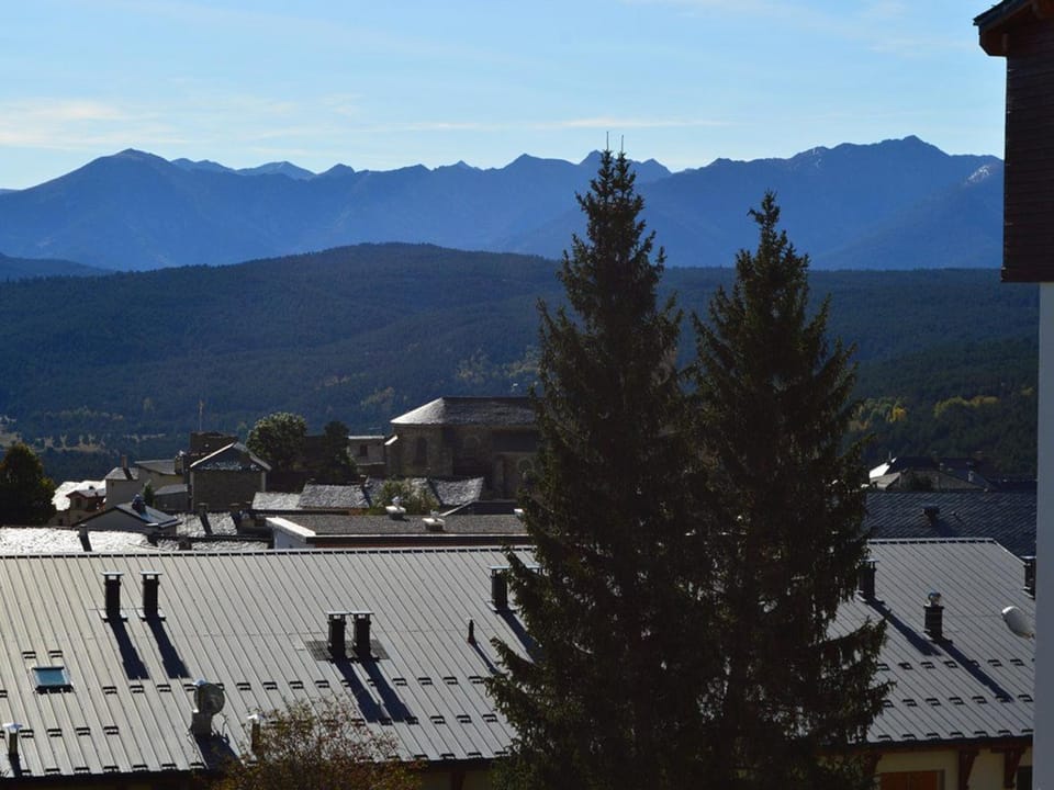 Appartement calme centre station avec parking - FR-1-593-41 Apartment in Catalonia