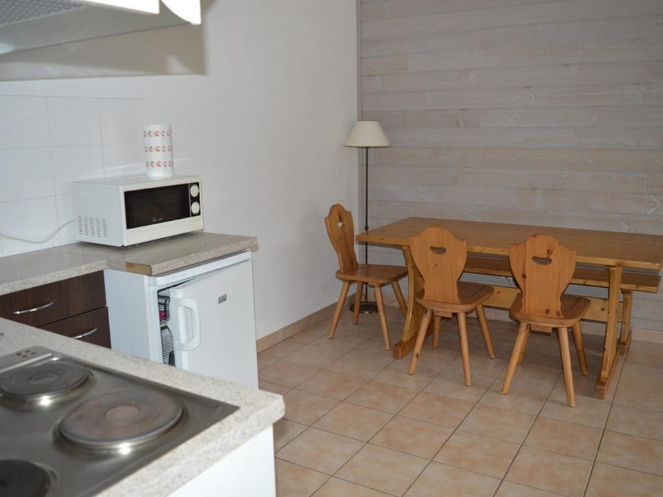 Appartement T3 au pied des pistes avec parking couvert - FR-1-593-56 Apartment in Occitanie