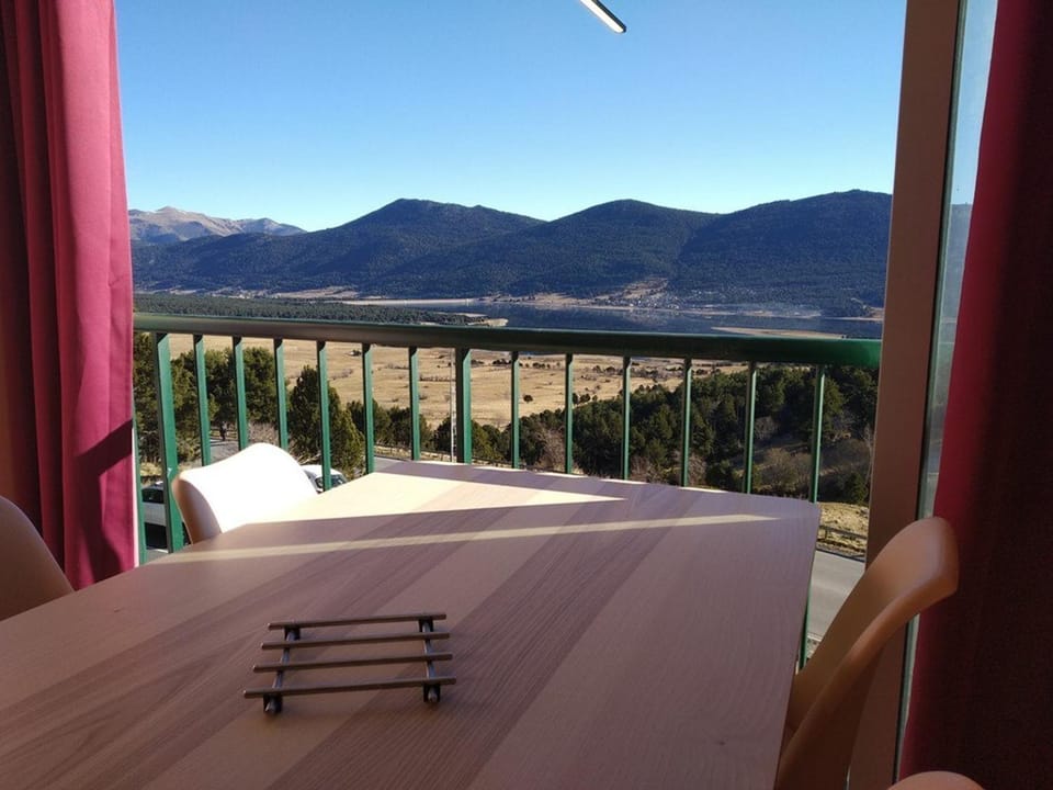 Appartement lumineux avec vue sur le lac, parfait pour se détendre - FR-1-593-44 Apartment in Catalonia