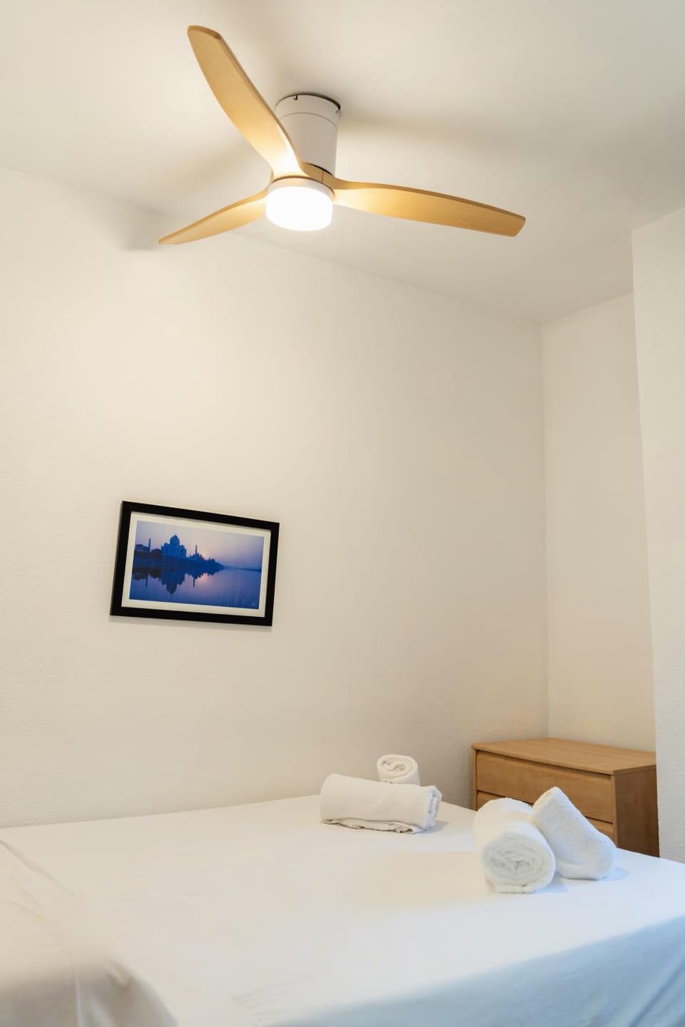 Sunny apartment 3 blocks to the beach Apartment in Castelldefels