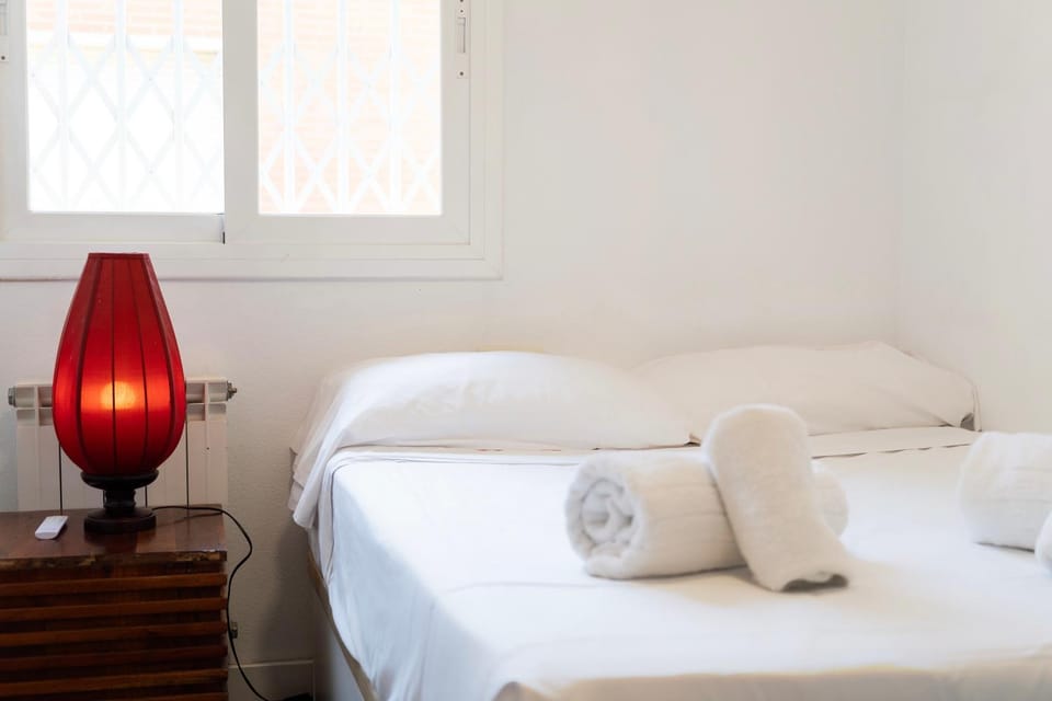 Sunny apartment 3 blocks to the beach Apartment in Castelldefels