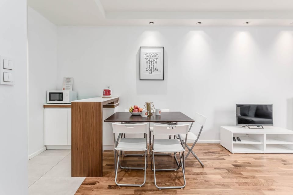 TV and multimedia, Kitchen or kitchenette, Dining area