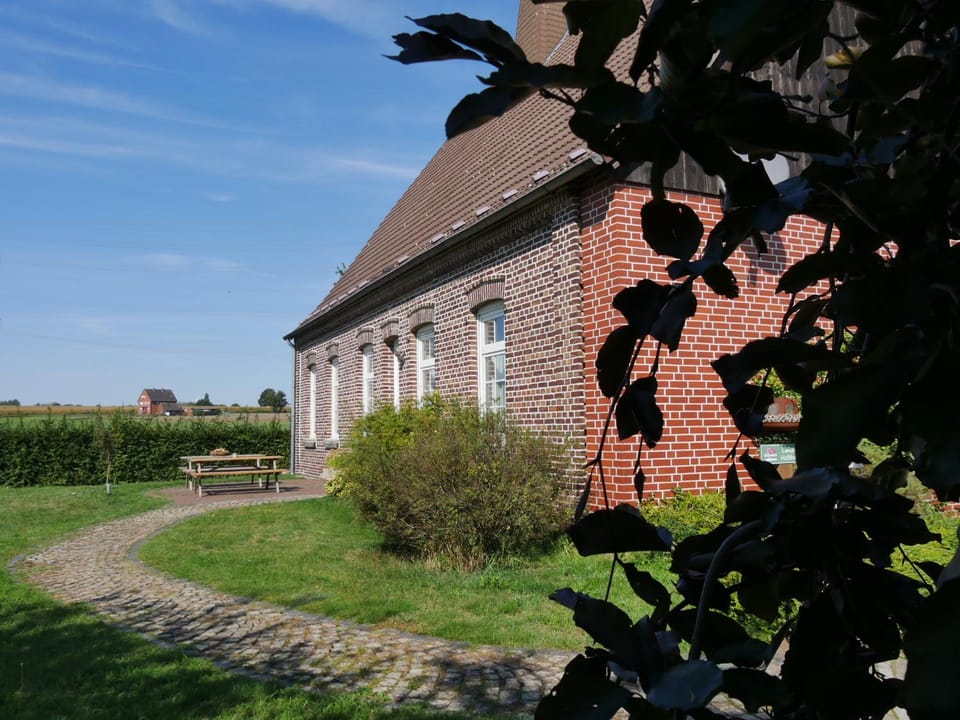 Facade/entrance, Day, Natural landscape, Garden, Garden view