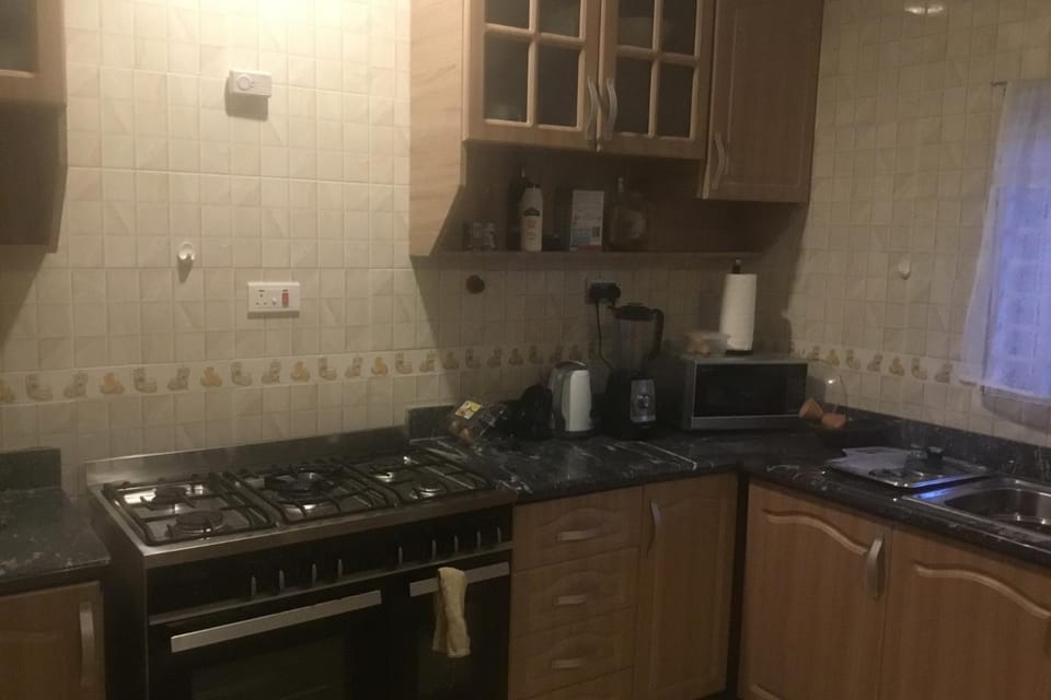 1 Bed Apartment Sleeps 2 - Parking Garden Wifi House in Greater Accra Region, Ghana