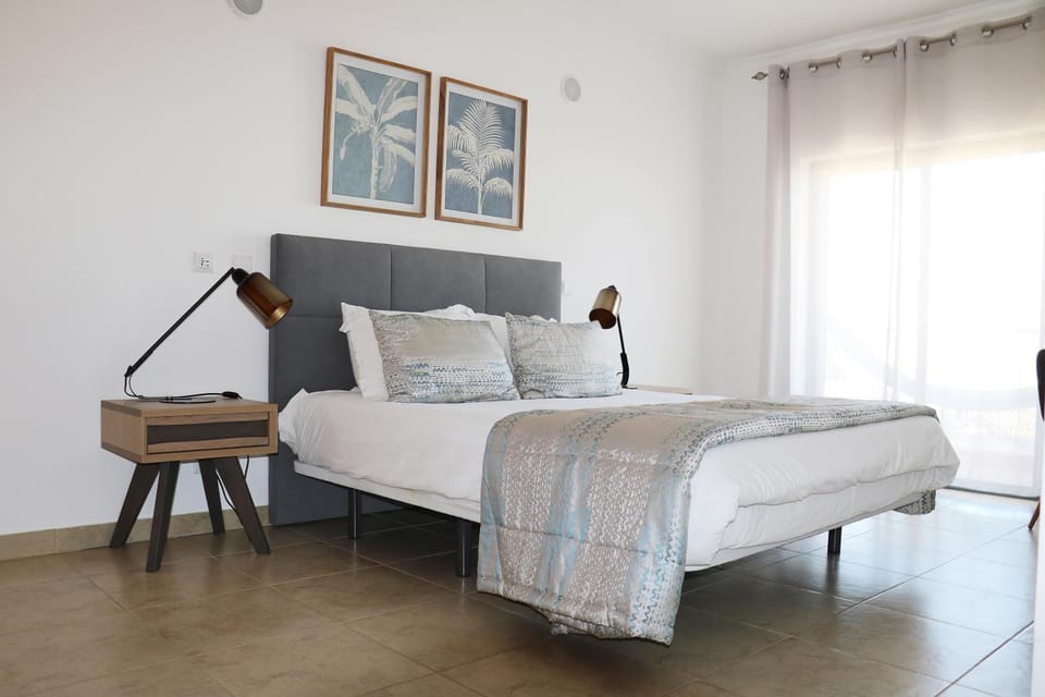 3-Bedroom Apartment with Pool Gym & Jacuzzi Apartment in Lagos
