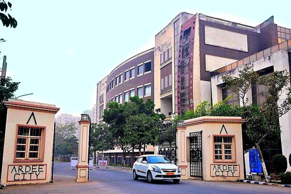 Property building, Neighbourhood