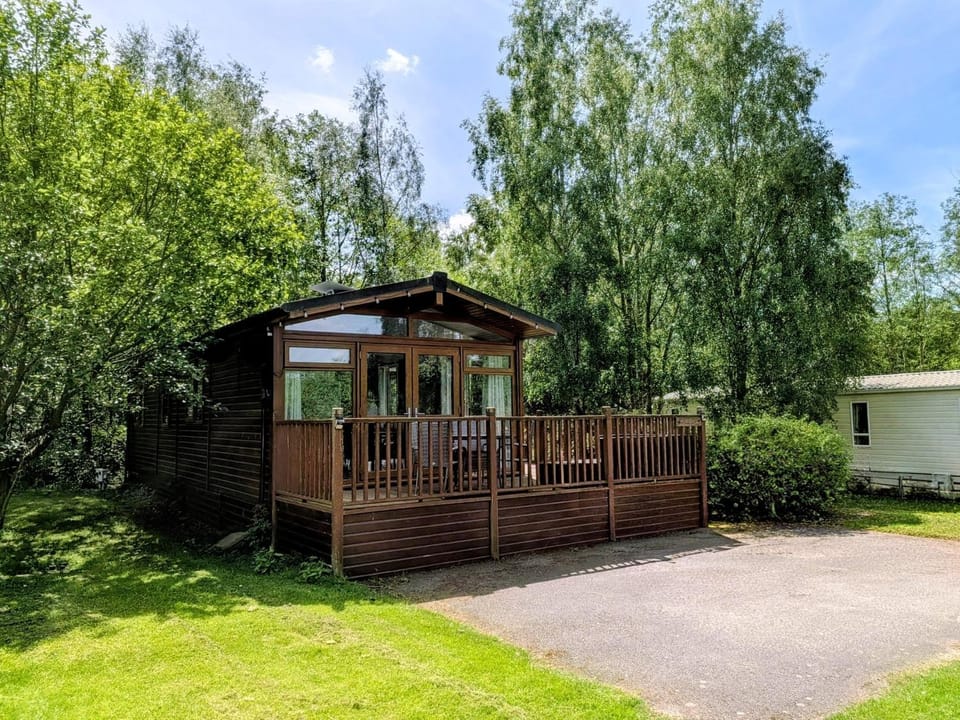 Felmoor Park Northumberland Lodge with Hot Tub - 4 House in England