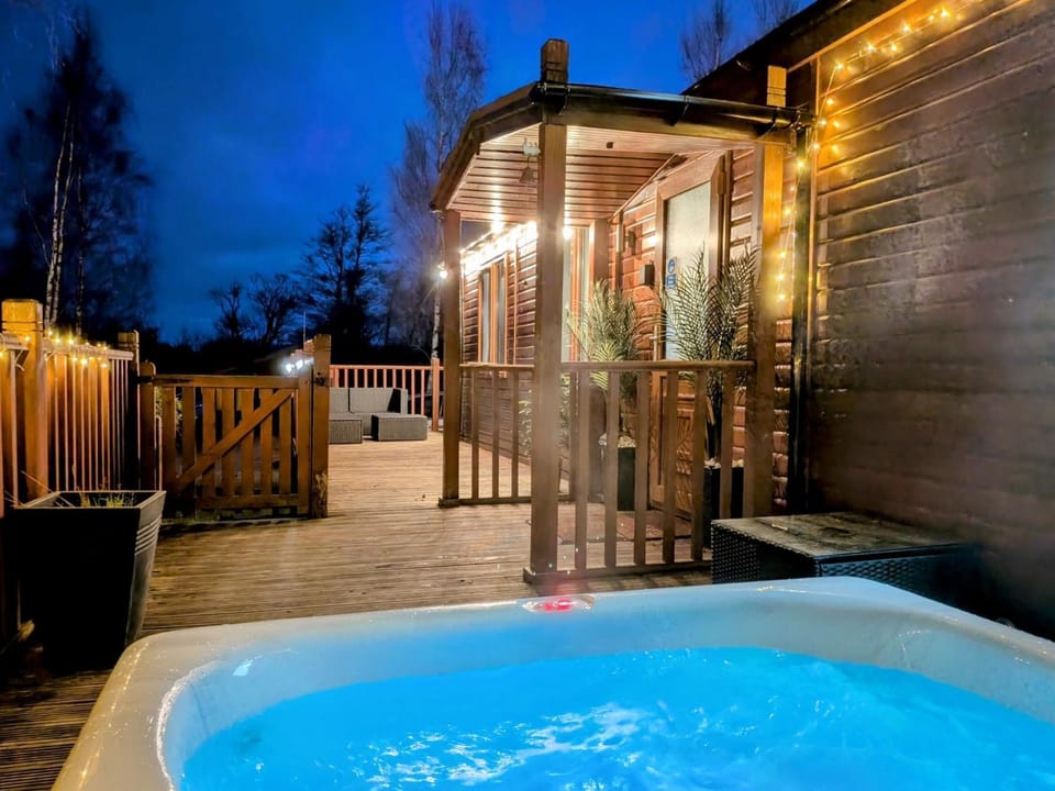 Patio, Hot Tub