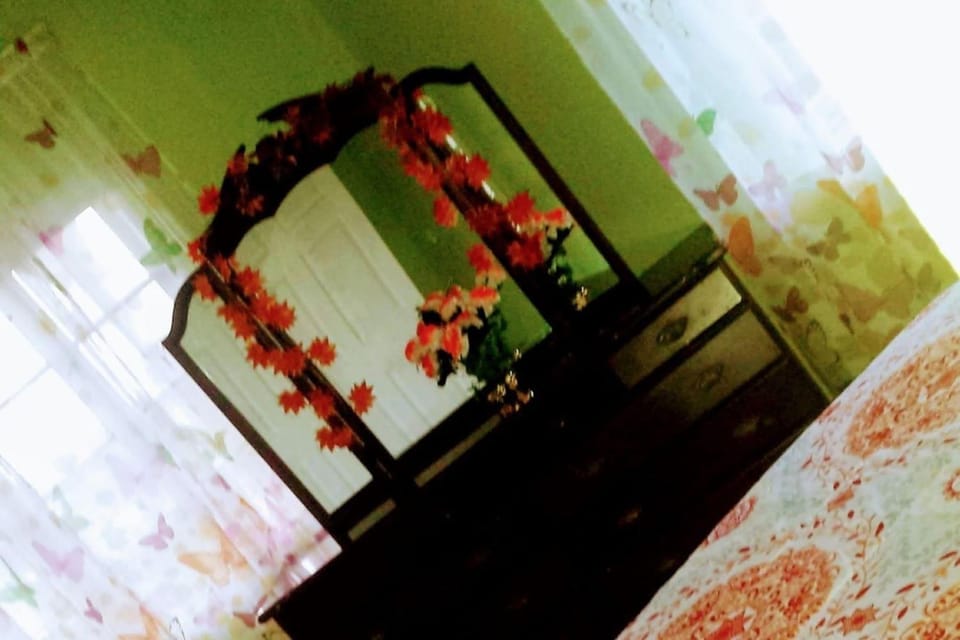Bamboo - Sleeps 2 - Garden - Parking House in St. Ann Parish
