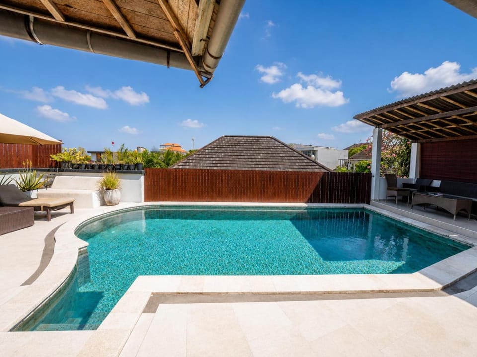 Patio, Pool view, Swimming pool, sunbed