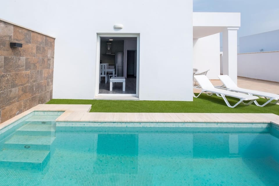 Property building, Swimming pool